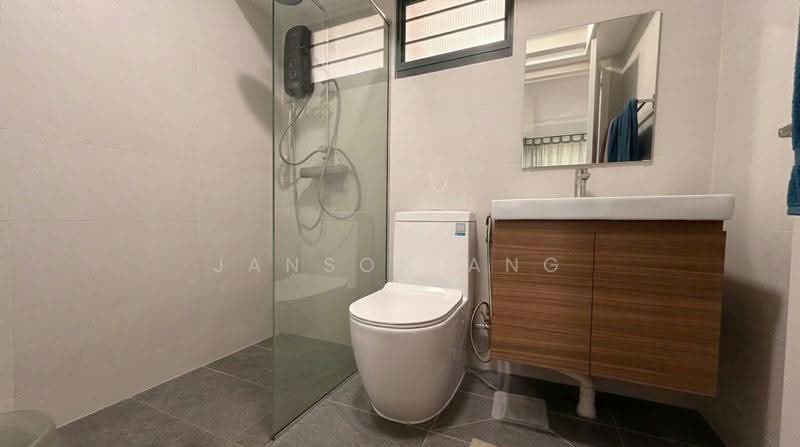 698C Jurong West Central 3, 698C Jurong West Central 3, Boon Lay / Jurong / Tuas, 3 Bedrooms, 893 sqft, HDB Flat For Rent, by Janson Ang, 500265134 - Master Bathroom - PropertyGuru.com.sg