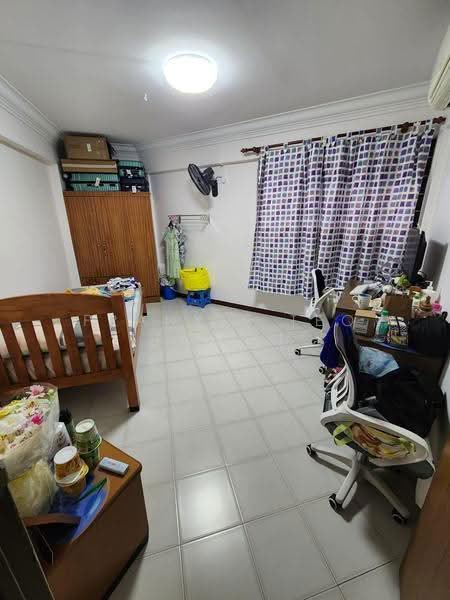 704 Hougang Avenue 2, 704 Hougang Avenue 2, Hougang / Punggol / Sengkang, Room Rental, 150 sqft, HDB Flat For Rent, by Frankie Teo (张文仁), 500265138 - Bedroom - PropertyGuru.com.sg