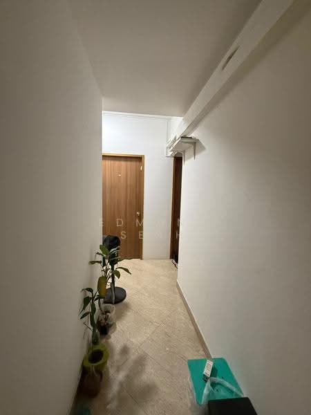 Spring Grove, 53 Grange Road, Tanglin / Holland / Bukit Timah, 2 Bedrooms, 1,012 sqft, Condominium For Sale, by Edmund Seah, 500265145 - Corridor - PropertyGuru.com.sg