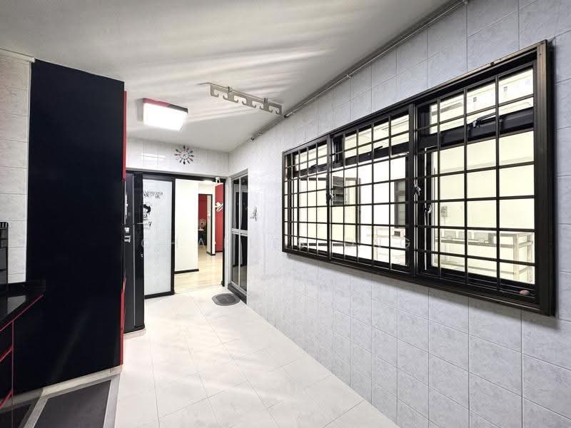 654B Jurong West Street 61, 654B Jurong West Street 61, Boon Lay / Jurong / Tuas, 3 Bedrooms, 1,184 sqft, HDB Flat For Sale, by Charles Ong, 500265146 - Corridor - PropertyGuru.com.sg