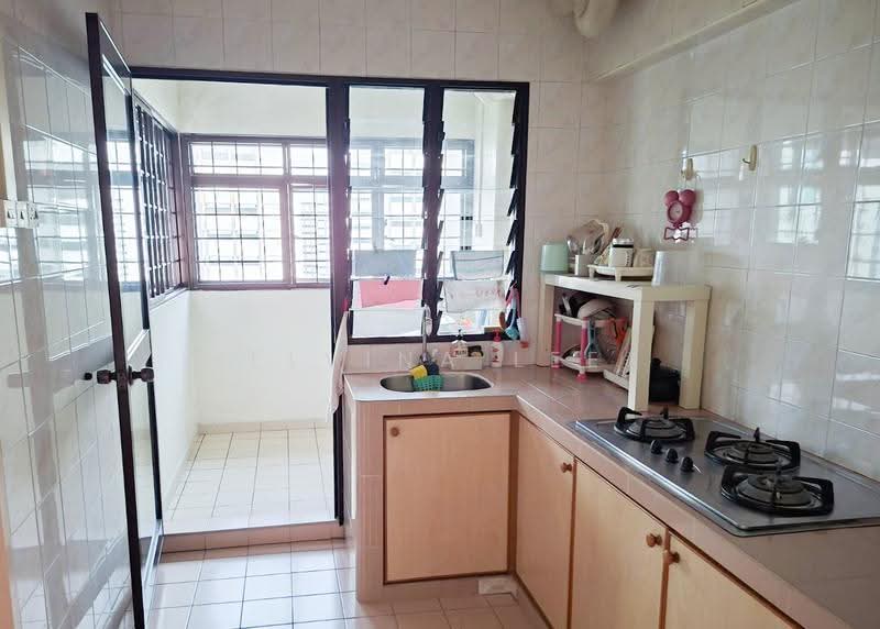 239 Compassvale Walk, 239 Compassvale Walk, Hougang / Punggol / Sengkang, 3 Bedrooms, 1,087 sqft, HDB Flat For Rent, by Elvina Lee, 500265159 - Kitchen - PropertyGuru.com.sg