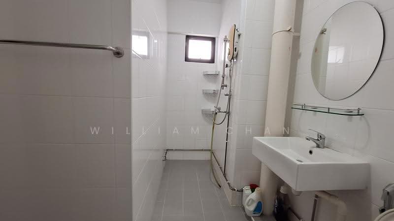 50 Teban Gardens Road, 50 Teban Gardens Road, Boon Lay / Jurong / Tuas, 4 Bedrooms, 1,570 sqft, HDB Flat For Sale, by William Chan, 500265168 - Bathroom - PropertyGuru.com.sg