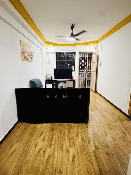 704 Yishun Avenue 5, 704 Yishun Avenue 5, Sembawang / Yishun, 2 Bedrooms, 732 sqft, HDB Flat For Sale, by Ram S, 500265170 - Living Room - PropertyGuru.com.sg