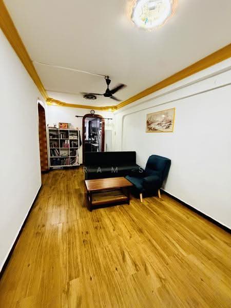 704 Yishun Avenue 5, 704 Yishun Avenue 5, Sembawang / Yishun, 2 Bedrooms, 732 sqft, HDB Flat For Sale, by Ram S, 500265170 - Living Room - PropertyGuru.com.sg