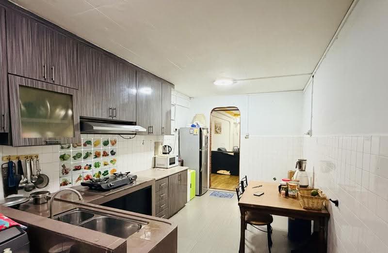 704 Yishun Avenue 5, 704 Yishun Avenue 5, Sembawang / Yishun, 2 Bedrooms, 732 sqft, HDB Flat For Sale, by Ram S, 500265170 - Kitchen - PropertyGuru.com.sg