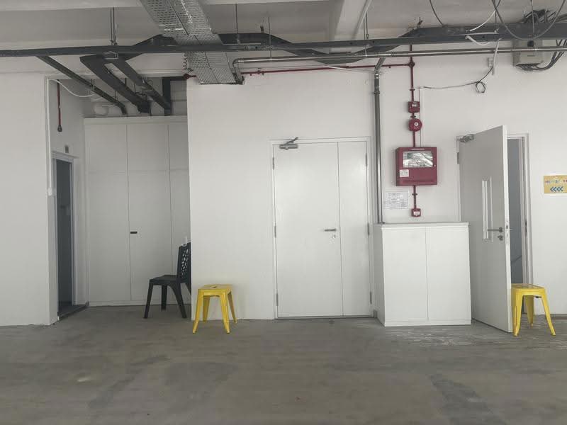 Prime Commercial Space at Jurong Gateway Road, Boon Lay / Jurong / Tuas, 1,184 sqft, Shop / Shophouse For Rent, by Jane Loo, 500265196 - Interior - CommercialGuru.com.sg