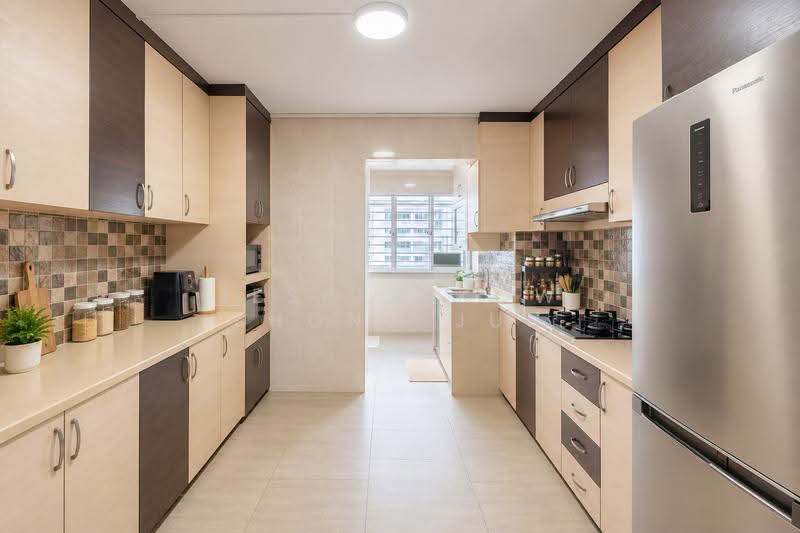124 Pasir Ris Street 11, 124 Pasir Ris Street 11, Pasir Ris / Tampines, 3 Bedrooms, 1,216 sqft, HDB Flat For Sale, by Jesper Kow Zhong Jun, 500265218 - Kitchen - PropertyGuru.com.sg