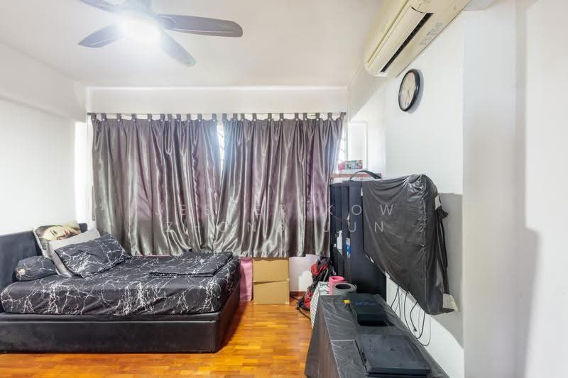 124 Pasir Ris Street 11, 124 Pasir Ris Street 11, Pasir Ris / Tampines, 3 Bedrooms, 1,216 sqft, HDB Flat For Sale, by Jesper Kow Zhong Jun, 500265218 - Bedroom - PropertyGuru.com.sg