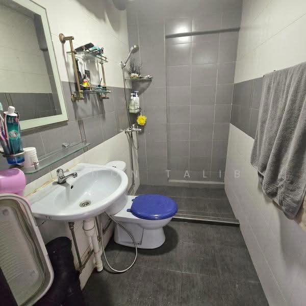748 Woodlands Circle, 748 Woodlands Circle, Admiralty / Woodlands, 4 Bedrooms, 1,313 sqft, HDB Flat For Sale, by Ainon Talib, 500265219 - Bathroom - PropertyGuru.com.sg