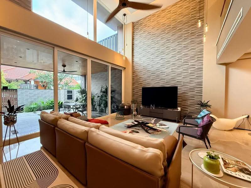 ◤ Serangoon Gardens 2.5 Storey 4 Levels Terrace with Lift near Australian Internation French Sch, Serangoon Gardens Circle Worthing Road Hythe Road Hemsley Road, Hougang / Punggol / Sengkang, 6 Bedrooms, 5,800 sqft, Terraced House For Rent, by Val Lin, 500265220 - Living Room - PropertyGuru.com.sg