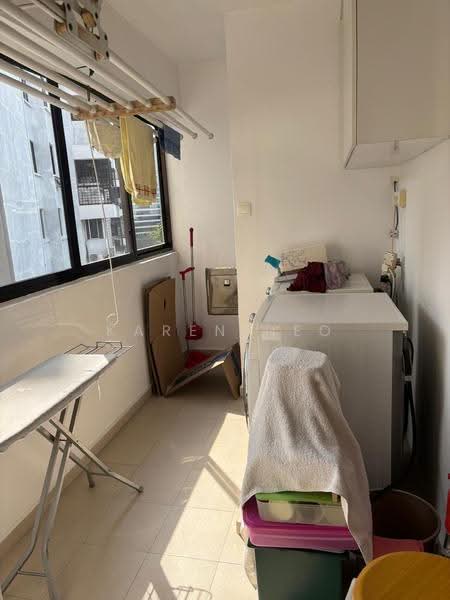 Minbu Court, 54 Minbu Road, Newton / Novena, Room Rental, 200 sqft, Condominium For Rent, by Karen Neo, 500265230 - Balcony - PropertyGuru.com.sg