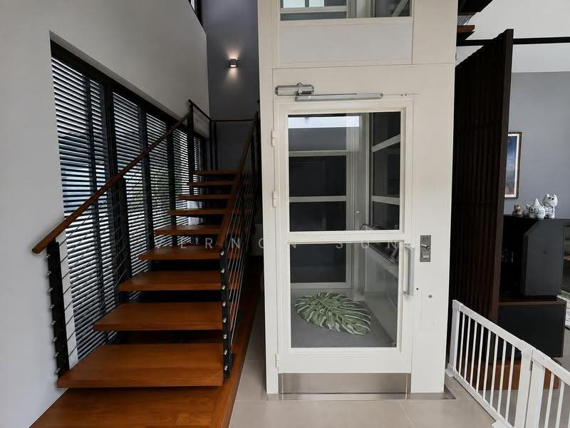 Wak Hassan Drive, Sembawang / Yishun, 4 Bedrooms, 7,442 sqft, Semi-Detached House For Sale, by Vernon Sun, 500265231 - Lift for the house - PropertyGuru.com.sg
