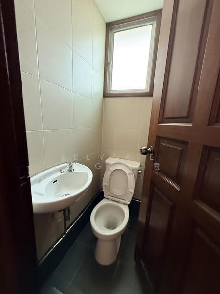 Hullet Rise, 6 Hullet Road, Orchard / River Valley, 3 Bedrooms, 1,147 sqft, Condominium For Rent, by Belverie Tang 邓瑞霞, 500265239 - Bathroom - PropertyGuru.com.sg
