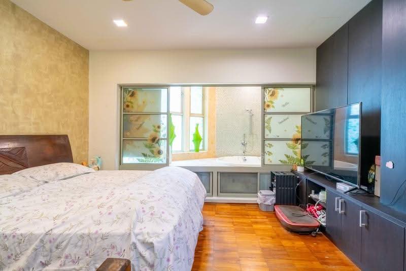 Jalan Mat Jambol, Jalan Mat Jambol, Buona Vista / West Coast / Clementi New Town, 9 Bedrooms, 4,934 sqft, Semi-Detached House For Sale, by Alan Ong, 500265244 - Bedroom - PropertyGuru.com.sg