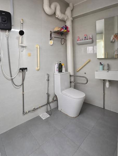434 Hougang Avenue 8, 434 Hougang Avenue 8, Hougang / Punggol / Sengkang, 3 Bedrooms, 1,109 sqft, HDB Flat For Sale, by Eileen Leong, 500265245 - Bathroom - PropertyGuru.com.sg