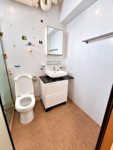 248 Compassvale Road, 248 Compassvale Road, Hougang / Punggol / Sengkang, 3 Bedrooms, 1,249 sqft, HDB Flat For Sale, by K Naga Gowthami(Naga), 500265268 - Bathroom - PropertyGuru.com.sg