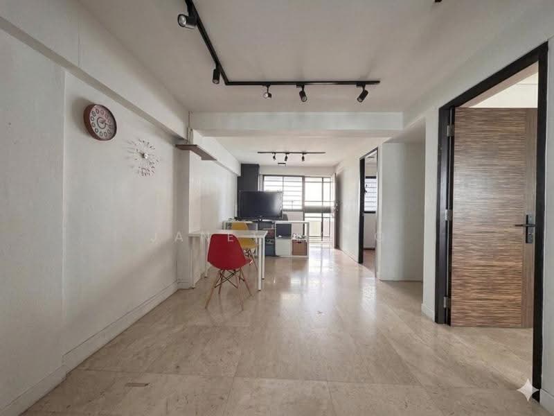 67 Marine Drive, 67 Marine Drive, East Coast / Marine Parade, 2 Bedrooms, 700 sqft, HDB Flat For Rent, by Janet Fong, 500265269 - Living Room (Open Planned) - PropertyGuru.com.sg
