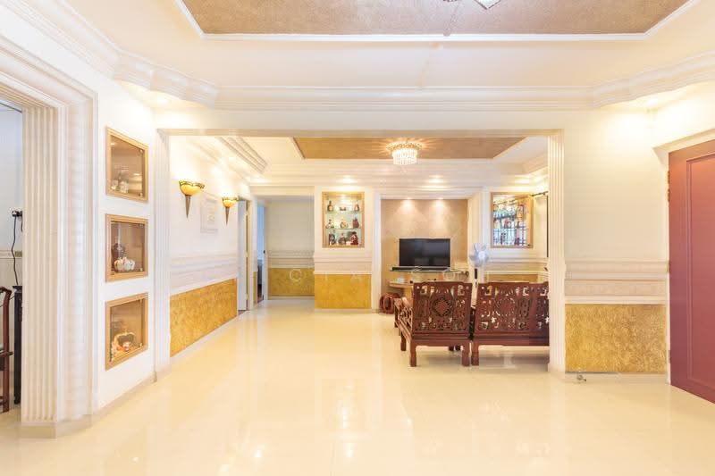 407 Pandan Gardens, 407 Pandan Gardens, Boon Lay / Jurong / Tuas, 3 Bedrooms, 1,119 sqft, HDB Flat For Sale, by Alicia Soh, 500265278 - Living Room - PropertyGuru.com.sg