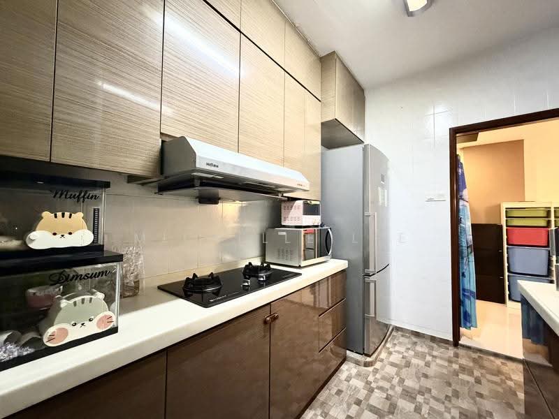 Castle Green, 481 Yio Chu Kang Road, Mandai / Upper Thomson, 2 Bedrooms, 947 sqft, Condominium For Sale, by Michelle Lee, 500265281 - Kitchen - PropertyGuru.com.sg