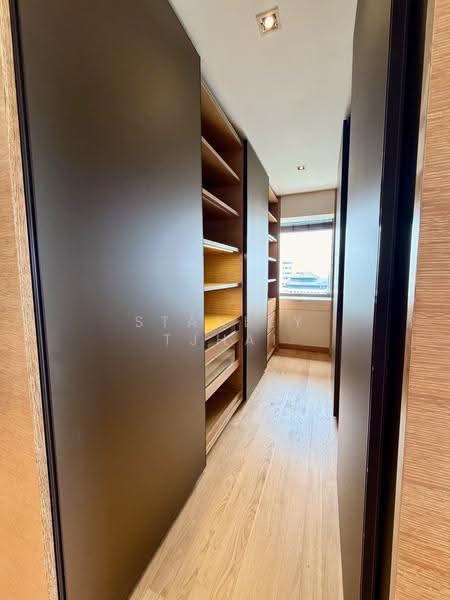 Hana, 8 Tomlinson Road, Tanglin / Holland / Bukit Timah, 4 Bedrooms, 3,531 sqft, Apartment For Rent, by Stanley Tjhai, 500265288 - Master Bedroom - Wardrobe - PropertyGuru.com.sg