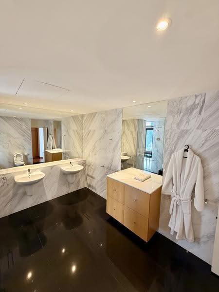 The Colonnade, 82 Grange Road, Tanglin / Holland / Bukit Timah, 3 Bedrooms, 3,617 sqft, Condominium For Rent, by Stanley Tjhai, 500265289 - Master Bathroom - PropertyGuru.com.sg