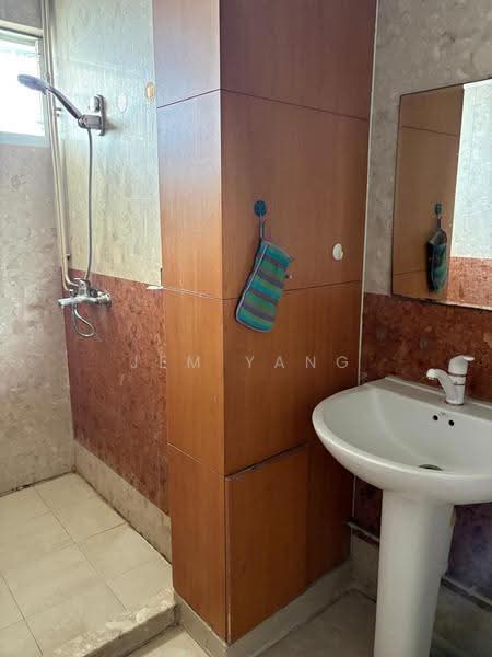 333 Ubi Avenue 1, 333 Ubi Avenue 1, Eunos / Geylang / Paya Lebar, Room Rental, 200 sqft, HDB Flat For Rent, by Jem Yang, 500265295 - Bathroom - PropertyGuru.com.sg