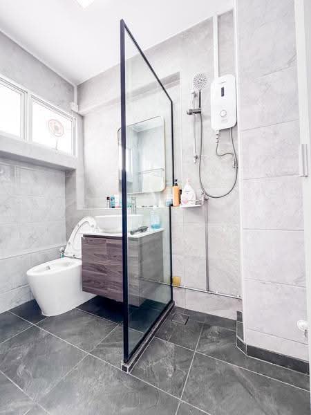 42 Circuit Road, 42 Circuit Road, Macpherson / Potong Pasir, 3 Bedrooms, 1,141 sqft, HDB Flat For Sale, by Karen Tan, 500265296 - Bathroom - PropertyGuru.com.sg