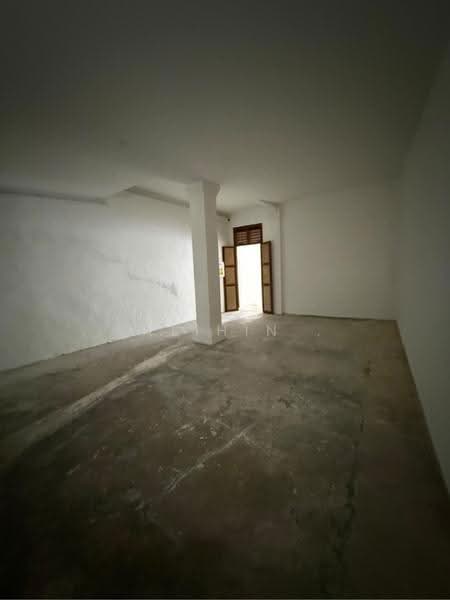 Kampong Glam Shop House, 660, Beach Road / Bugis / Rochor, 2,200 sqft, Shop / Shophouse For Rent, by Salihin ., 500265306 - CommercialGuru.com.sg