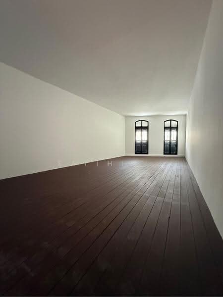 Kampong Glam Shop House, 660, Beach Road / Bugis / Rochor, 2,200 sqft, Shop / Shophouse For Rent, by Salihin ., 500265306 - CommercialGuru.com.sg