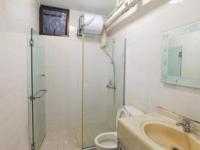 279 Toh Guan Road, 279 Toh Guan Road, Boon Lay / Jurong / Tuas, 3 Bedrooms, 1,302 sqft, HDB Flat For Sale, by James Li, 500265314 - Bathroom - PropertyGuru.com.sg