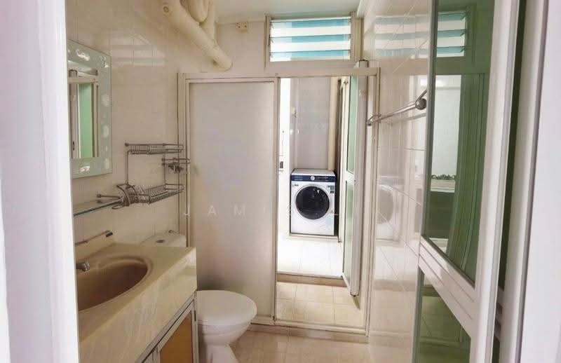 279 Toh Guan Road, 279 Toh Guan Road, Boon Lay / Jurong / Tuas, 3 Bedrooms, 1,302 sqft, HDB Flat For Sale, by James Li, 500265314 - Bathroom - PropertyGuru.com.sg