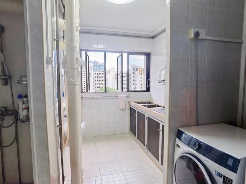 279 Toh Guan Road, 279 Toh Guan Road, Boon Lay / Jurong / Tuas, 3 Bedrooms, 1,302 sqft, HDB Flat For Sale, by James Li, 500265314 - Kitchen - PropertyGuru.com.sg