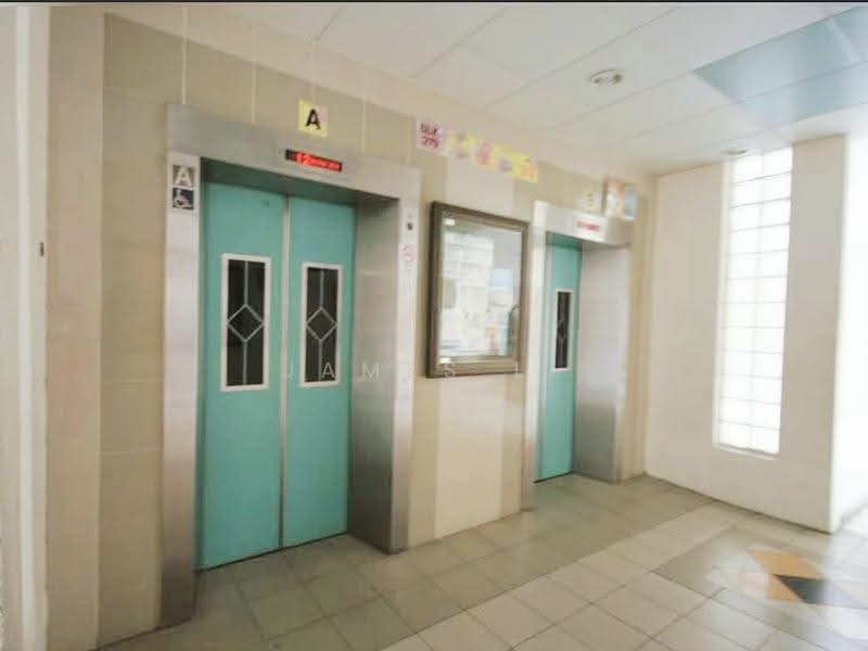 279 Toh Guan Road, 279 Toh Guan Road, Boon Lay / Jurong / Tuas, 3 Bedrooms, 1,302 sqft, HDB Flat For Sale, by James Li, 500265314 - Corridor - PropertyGuru.com.sg