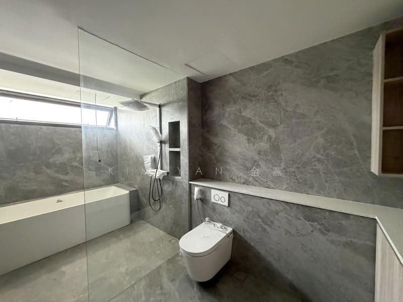 Brand New with Lift and Pool, huge for multi-generatioins, Near to Kovan MRT - call 8130 3636 to view!, Hougang / Punggol / Sengkang, 7 Bedrooms, 9,000 sqft, Corner Terrace For Sale, by Kim Yan 金燕, 500265321 - Bathroom - PropertyGuru.com.sg
