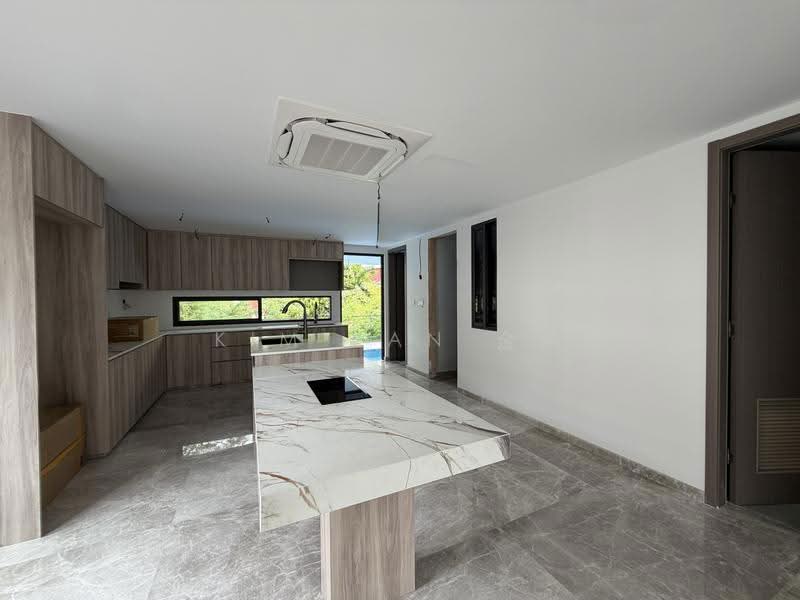 Brand New with Lift and Pool, huge for multi-generatioins, Near to Kovan MRT - call 8130 3636 to view!, Hougang / Punggol / Sengkang, 7 Bedrooms, 9,000 sqft, Corner Terrace For Sale, by Kim Yan 金燕, 500265321 - Kitchen - PropertyGuru.com.sg