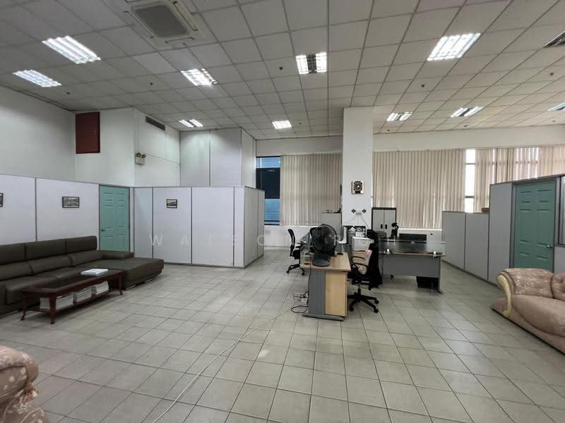 CSI Distribution Centre, 2 Kim Chuan Drive, Hougang / Punggol / Sengkang, 1,925 sqft, Factory / Workshop (B2) For Sale, by Watson Poh, 500265331 - Interior - CommercialGuru.com.sg