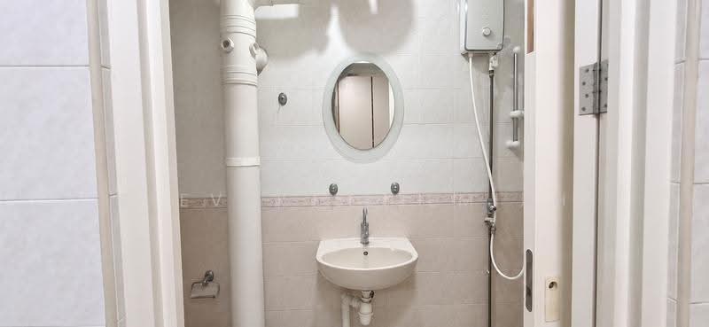 118C Jalan Membina, 118C Jalan Membina, Alexandra / Commonwealth, Room Rental, 120 sqft, HDB Flat For Rent, by Steven Jeremiah, 500265332 - Bathroom - PropertyGuru.com.sg