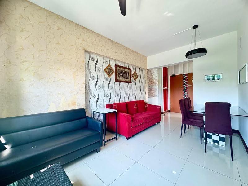 512A Yishun Street 51, 512A Yishun Street 51, Sembawang / Yishun, 2 Bedrooms, 732 sqft, HDB Flat For Sale, by Farah Zack, 500265344 - Living Room - PropertyGuru.com.sg