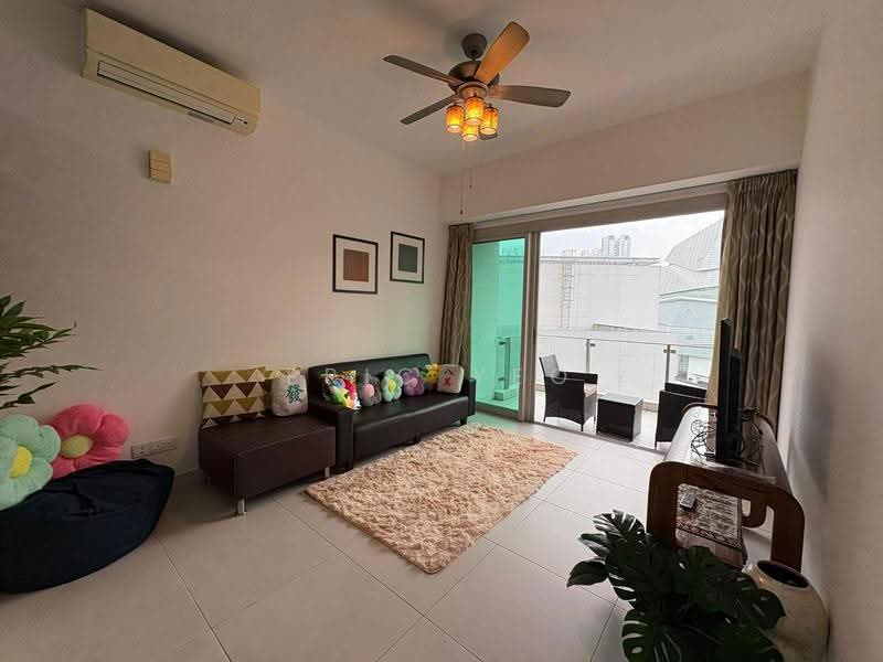 The Rochester Residences, 33 Rochester Drive, Buona Vista / West Coast / Clementi New Town, 1 Bedroom, 872 sqft, Apartment For Sale, by Eric Yeo, 500265345 - Living Room - PropertyGuru.com.sg