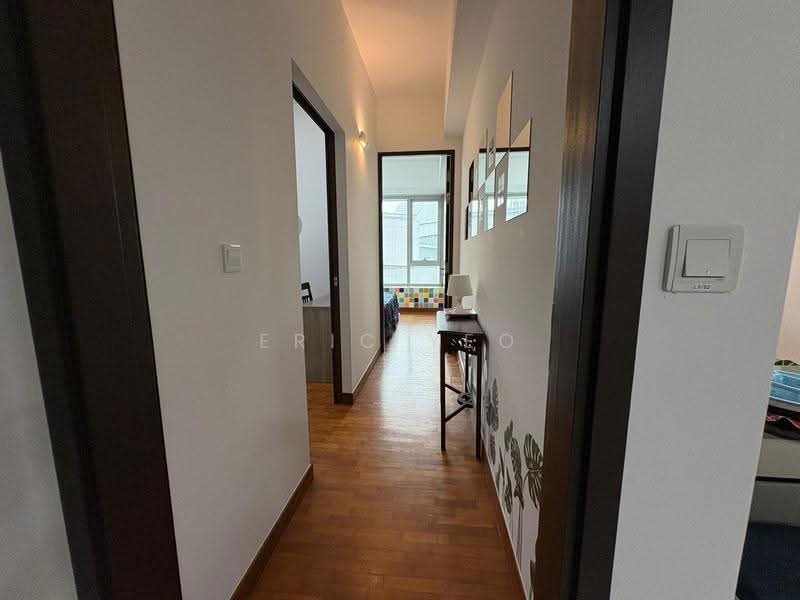 The Rochester Residences, 33 Rochester Drive, Buona Vista / West Coast / Clementi New Town, 1 Bedroom, 872 sqft, Apartment For Sale, by Eric Yeo, 500265345 - Corridor - PropertyGuru.com.sg