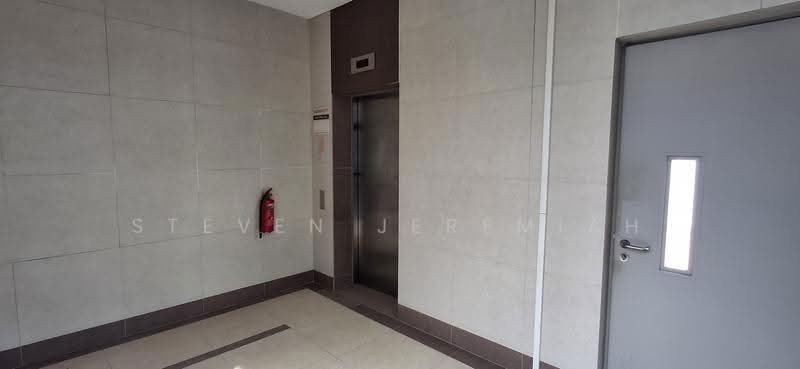 Midview City, 18 Sin Ming Lane, Ang Mo Kio / Bishan / Thomson, 9,009 sqft, Light Industrial (B1) For Sale, by Steven Jeremiah, 500265352 - Passenger Lift - CommercialGuru.com.sg