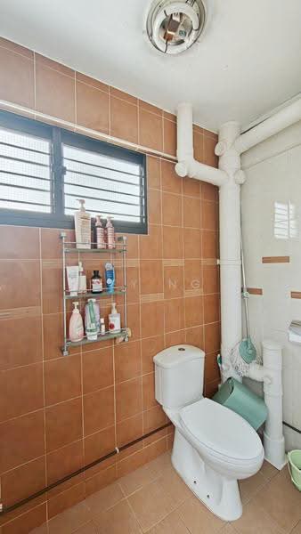 147 Bishan Street 11, 147 Bishan Street 11, Ang Mo Kio / Bishan / Thomson, 3 Bedrooms, 904 sqft, HDB Flat For Sale, by Rey Ng, 500265354 - Bathroom - PropertyGuru.com.sg