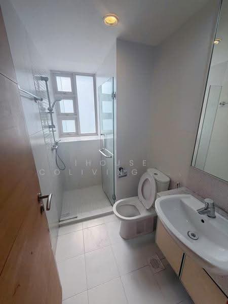 Le Crescendo, 233 Paya Lebar Road, Eunos / Geylang / Paya Lebar, Room Rental, 100 sqft, Condominium For Rent, by ling, 500265365 - Bathroom - PropertyGuru.com.sg