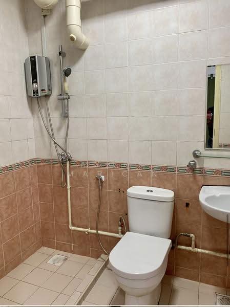 119C Kim Tian Road, 119C Kim Tian Road, Alexandra / Commonwealth, 3 Bedrooms, 990 sqft, HDB Flat For Rent, by Ayoob Marican, 500265384 - Bathroom - PropertyGuru.com.sg