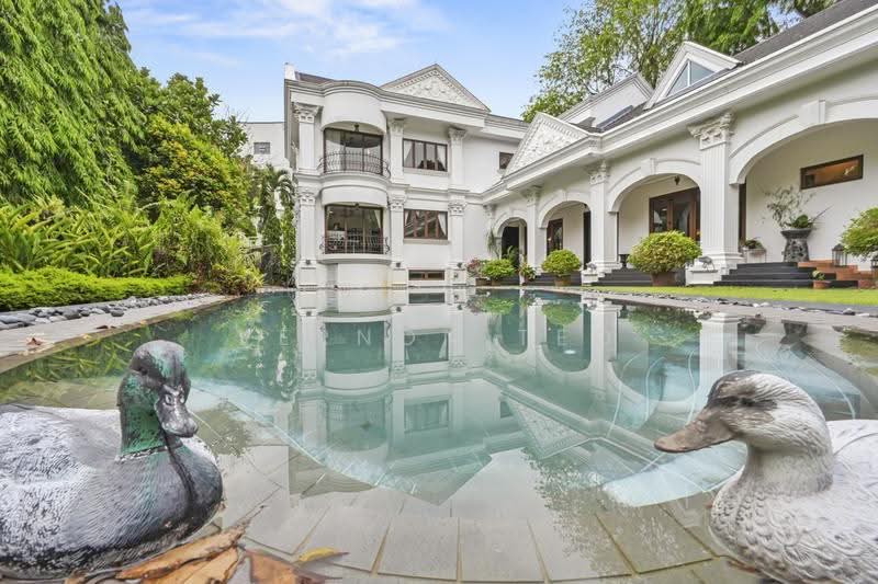 18XX psf! GENUINE LISTING.ABSOLUTELY QUIET GREEN RESERVOIR PARK CONNECTOR, Clementi Park / Upper Bukit Timah, 6 Bedrooms, 9,998 sqft, Good Class Bungalow For Sale, by Vernon Teo, 500265417 - PropertyGuru.com.sg