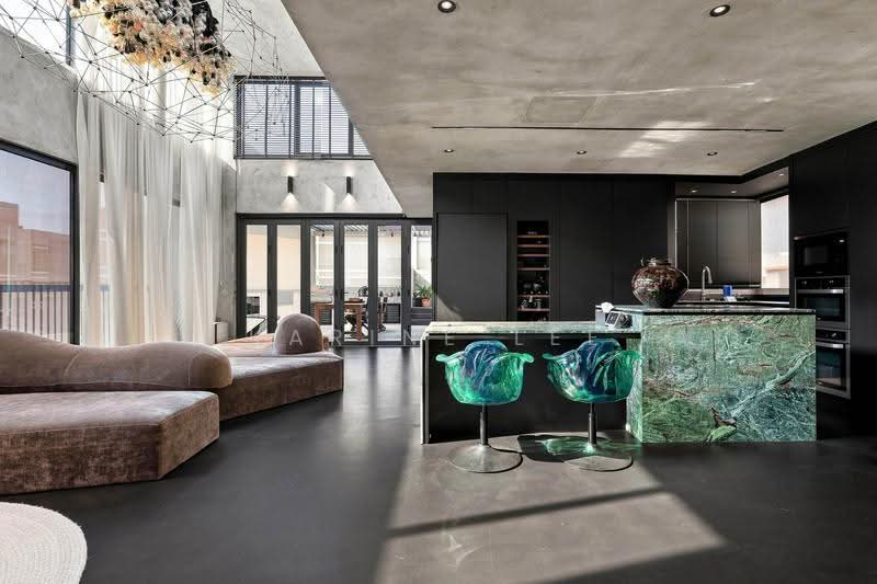 Coco Palms, 19 Pasir Ris Grove, Pasir Ris / Tampines, 5 Bedrooms, 2,928 sqft, Condominium For Sale, by Karine Lee, 500265418 - Living Room - PropertyGuru.com.sg