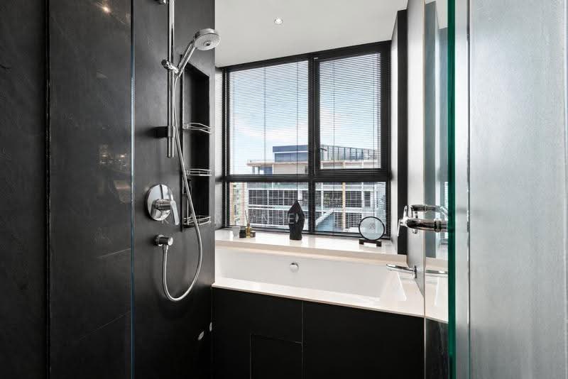 Coco Palms, 19 Pasir Ris Grove, Pasir Ris / Tampines, 5 Bedrooms, 2,928 sqft, Condominium For Sale, by Karine Lee, 500265418 - Master Bathroom - PropertyGuru.com.sg