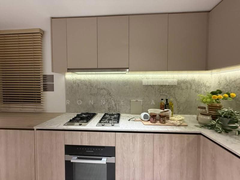 Bloomsbury Residences, 61 Media Circle, Buona Vista / West Coast / Clementi New Town, 2 Bedrooms, 678 sqft, Apartment For Sale, by Ronnie Tan, 500265436 - Kitchen sink area - PropertyGuru.com.sg