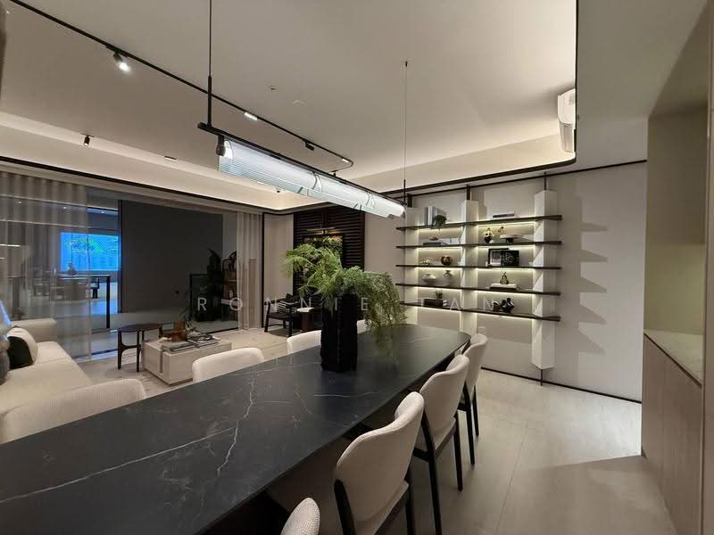 Bloomsbury Residences, 61 Media Circle, Buona Vista / West Coast / Clementi New Town, 2 Bedrooms, 678 sqft, Apartment For Sale, by Ronnie Tan, 500265436 - Dining area - PropertyGuru.com.sg