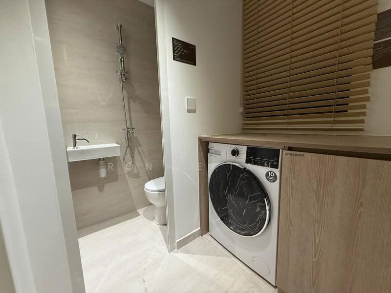 Bloomsbury Residences, 61 Media Circle, Buona Vista / West Coast / Clementi New Town, 2 Bedrooms, 678 sqft, Apartment For Sale, by Ronnie Tan, 500265436 - Utility area - PropertyGuru.com.sg